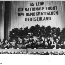 Historisches Unrecht: Die SED und die Blockparteien hätten 1990 verboten werden müssen